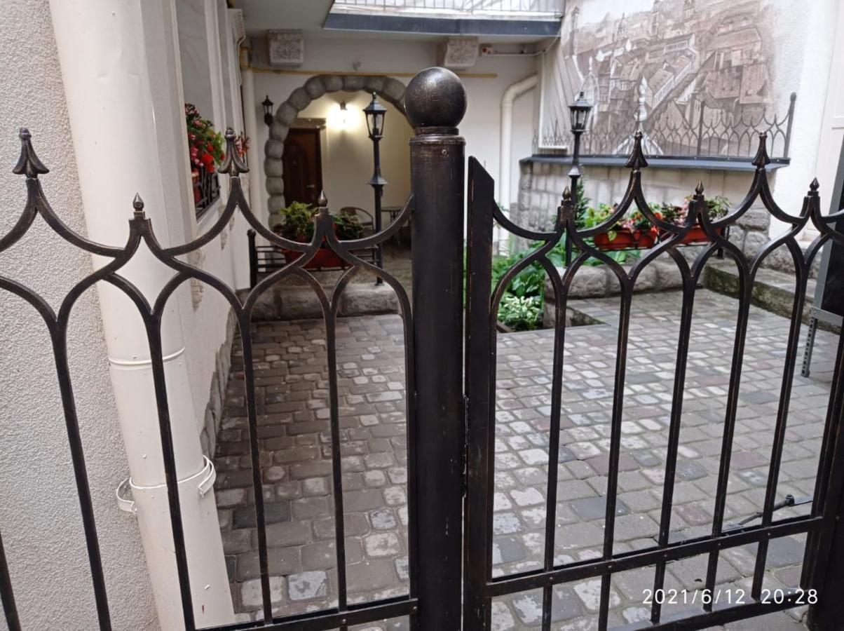 Rynok 25 Deluxe Lviv Center Apartment Ngoại thất bức ảnh